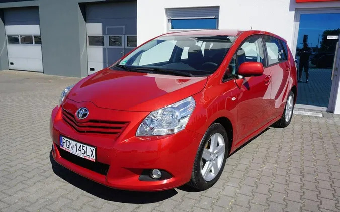 wielkopolskie Toyota Verso cena 35900 przebieg: 80660, rok produkcji 2010 z Gniezno